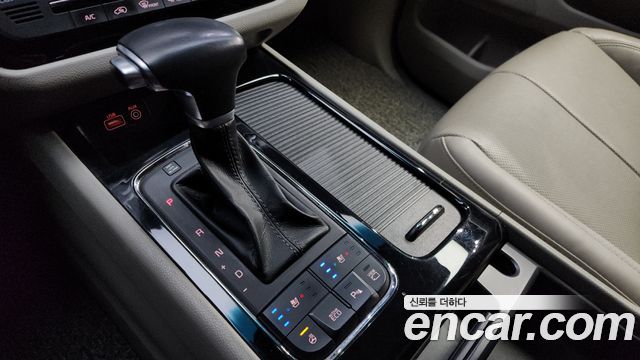 Kia Canival 2018 — photo 9