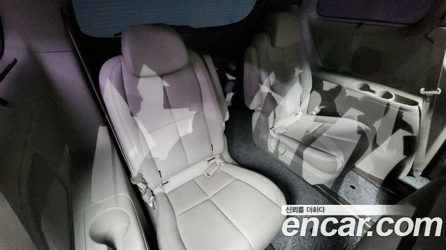 Kia Canival 2018 — photo 18
