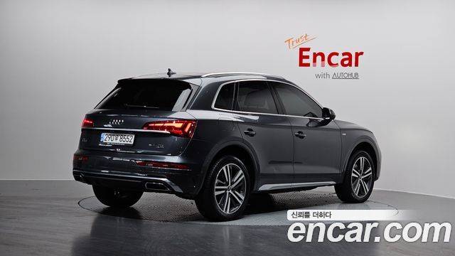Audi Q5 2022 — photo 2