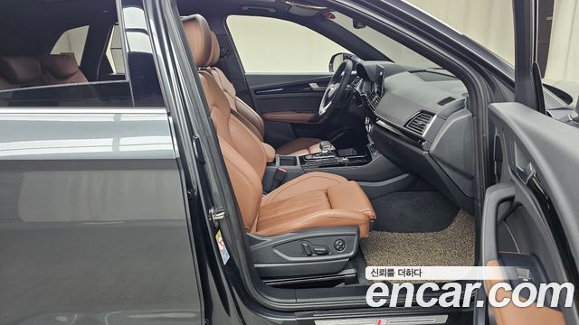 Audi Q5 2022 — photo 11