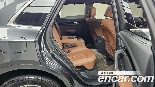Audi Q5 2022 — photo 12
