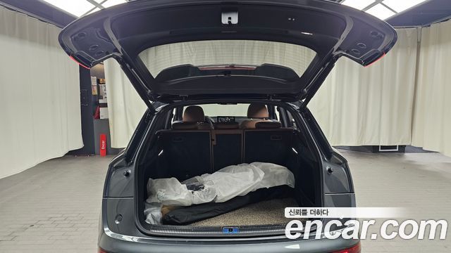 Audi Q5 2022 — photo 20