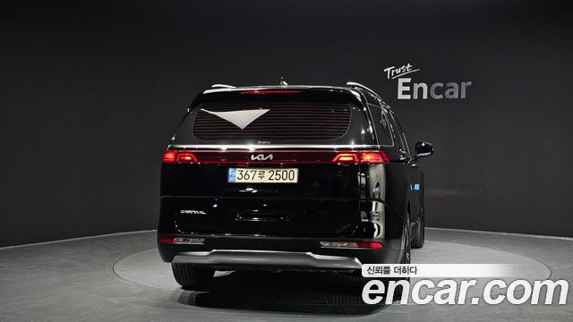 Kia Canival 2023 — photo 4