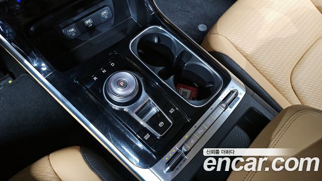Kia Canival 2023 — photo 9