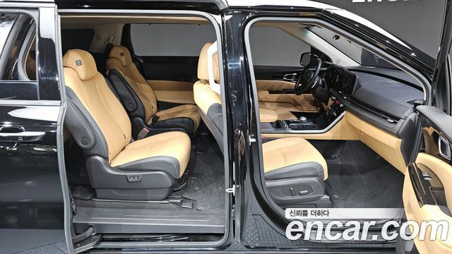Kia Canival 2023 — photo 12