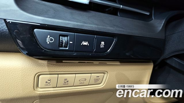 Kia Canival 2023 — photo 14