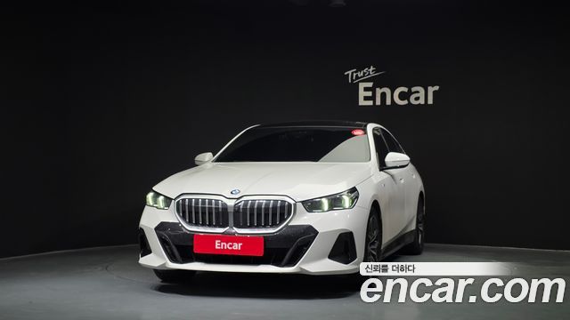 BMW 5-Series 2025 — photo 3