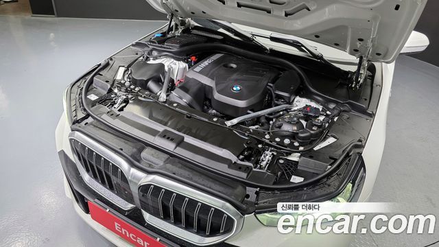 BMW 5-Series 2025 — photo 6