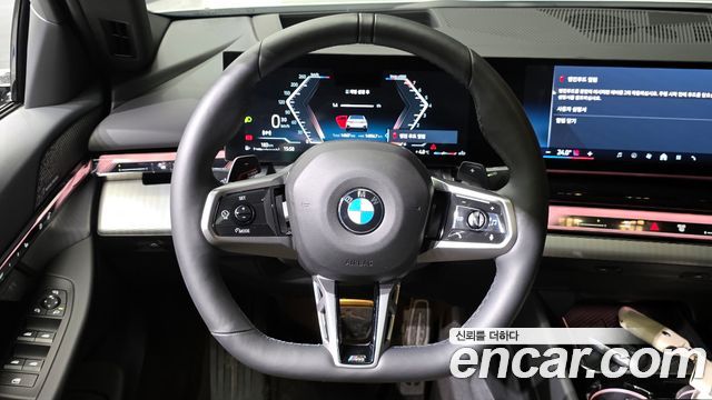 BMW 5-Series 2025 — photo 13