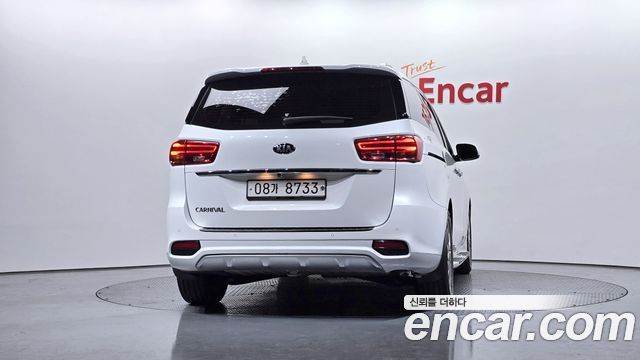 Kia Canival 2019 — photo 4