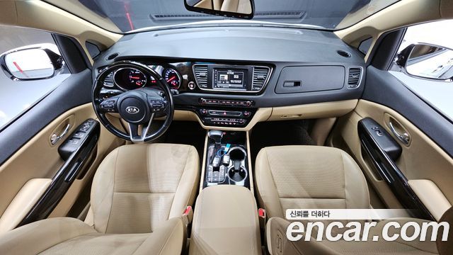 Kia Canival 2019 — photo 7