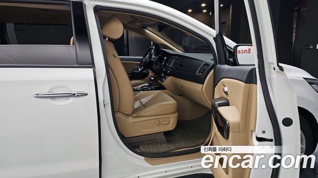 Kia Canival 2019 — photo 11