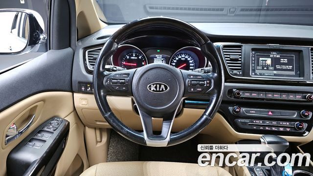 Kia Canival 2019 — photo 13
