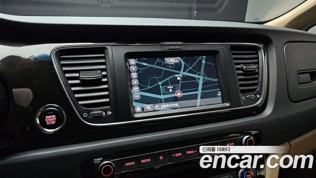 Kia Canival 2019 — photo 14