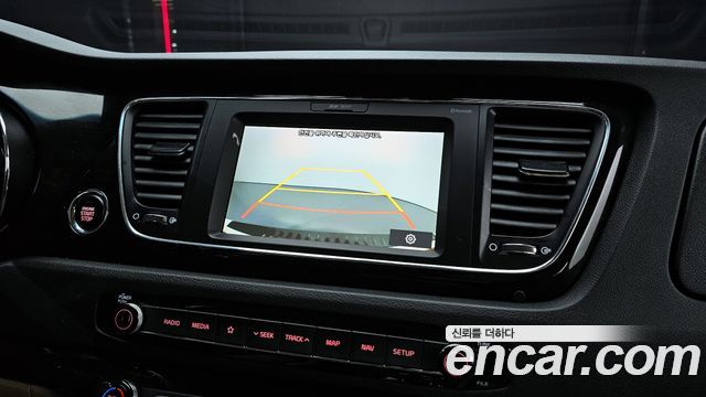 Kia Canival 2019 — photo 16