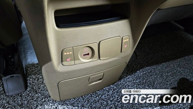 Kia Canival 2019 — photo 17