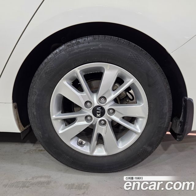Kia K5 2018 — photo 7