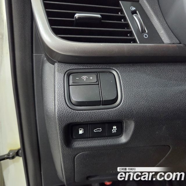 Kia K5 2018 — photo 9