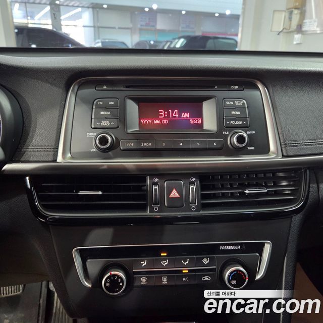 Kia K5 2018 — photo 11