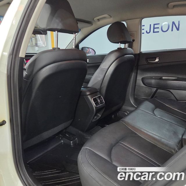 Kia K5 2018 — photo 16