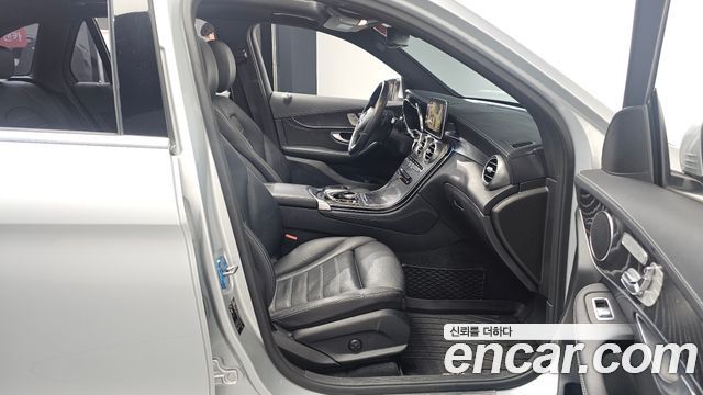 Mercedes-Benz GLC-Class 2018 — photo 11