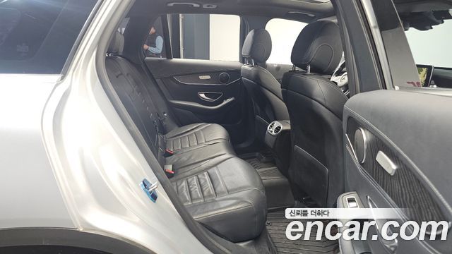Mercedes-Benz GLC-Class 2018 — photo 12