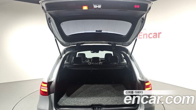 Mercedes-Benz GLC-Class 2018 — photo 20