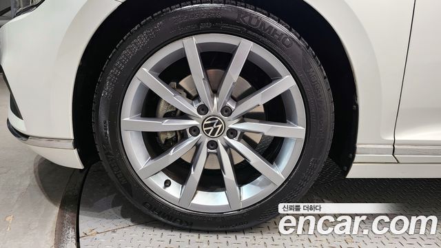 Volkswagen Passat 2022 — photo 5