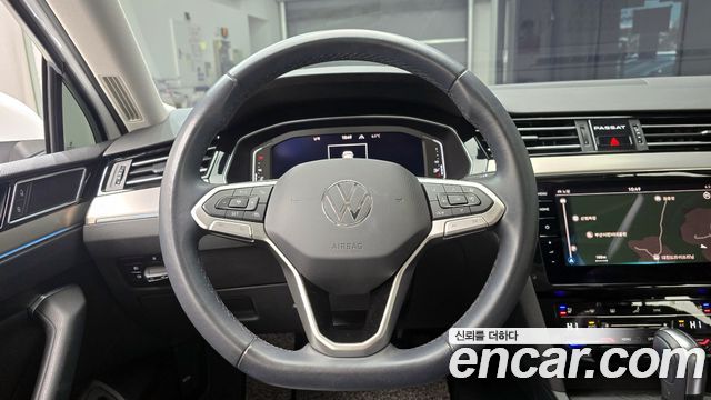 Volkswagen Passat 2022 — photo 14
