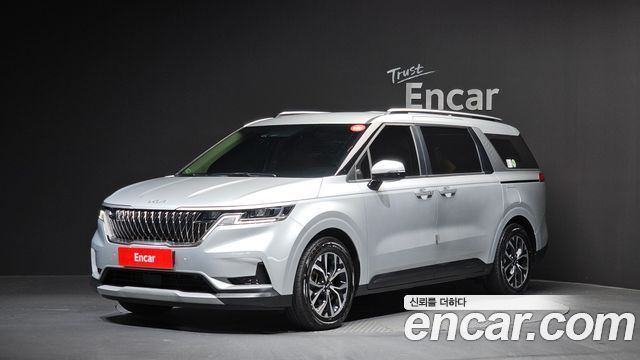 Kia Canival 2023 — photo 1