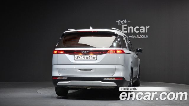 Kia Canival 2023 — photo 4