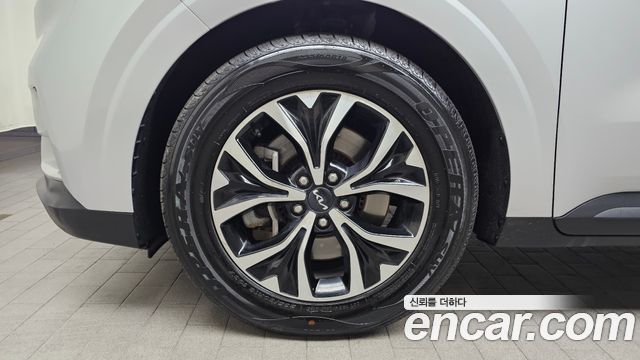 Kia Canival 2023 — photo 5