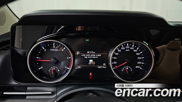 Kia Canival 2023 — photo 8