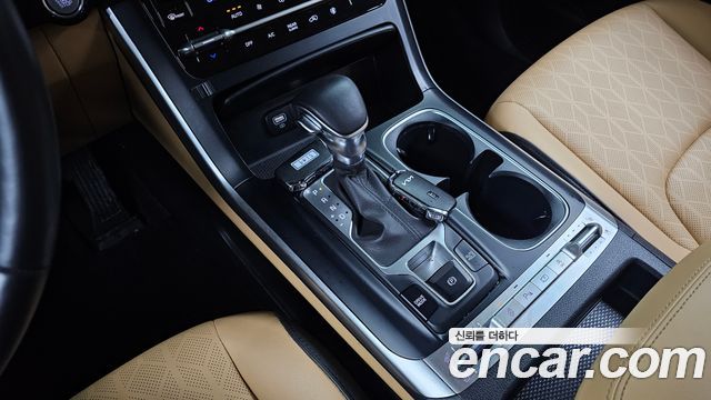 Kia Canival 2023 — photo 9