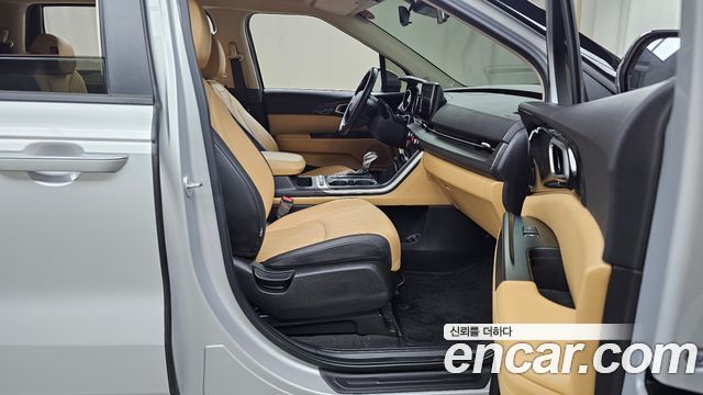 Kia Canival 2023 — photo 11