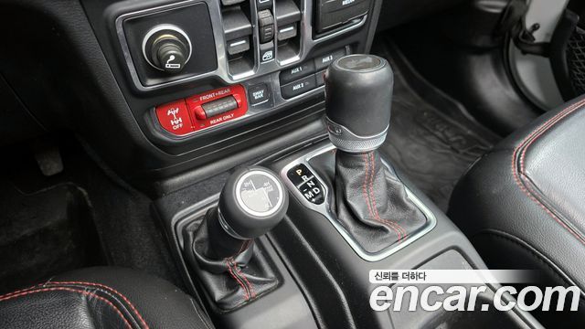 Jeep Wrangler 2020 — photo 9