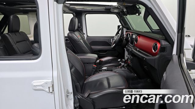 Jeep Wrangler 2020 — photo 11