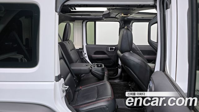 Jeep Wrangler 2020 — photo 12