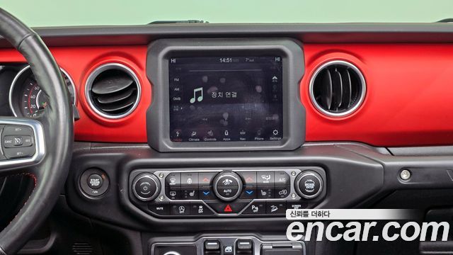 Jeep Wrangler 2020 — photo 14