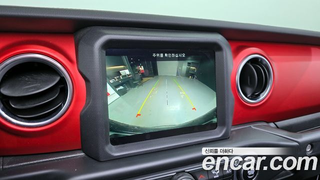 Jeep Wrangler 2020 — photo 15