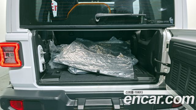 Jeep Wrangler 2020 — photo 20