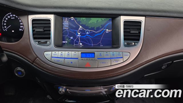 Hyundai Genesis 2012 — photo 15