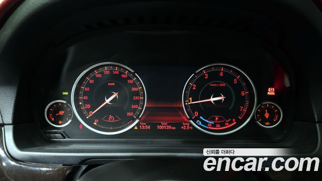 BMW 5-Series 2013 — photo 8