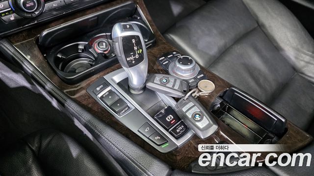 BMW 5-Series 2013 — photo 9