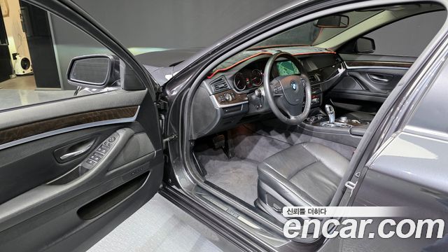 BMW 5-Series 2013 — photo 10