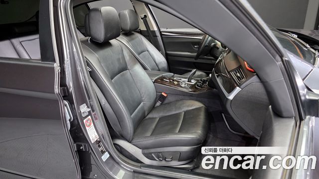 BMW 5-Series 2013 — photo 12