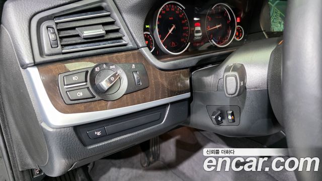 BMW 5-Series 2013 — photo 14