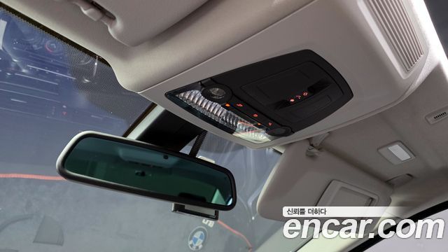 BMW 5-Series 2013 — photo 17