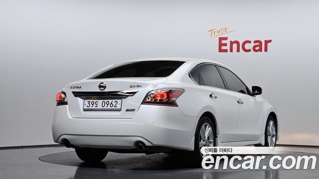 Nissan Altima 2016 — photo 2