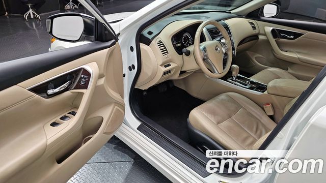 Nissan Altima 2016 — photo 11